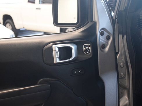 Used 2018 Jeep Wrangler Unlimited Sport S AWD/4WD image 50