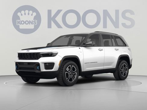 Used 2024 Jeep Grand Cherokee Trailhawk AWD/4WD image 1