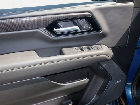 New 2026 GMC Yukon Elevation w/ Elevation Premium Package AWD/4WD image 10