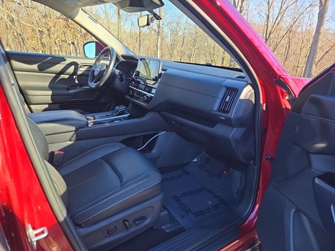 Used 2023 Nissan Pathfinder SL w/ SL Premium Package image 25