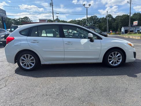 Used 2013 Subaru Impreza 2.0i Premium w/ All-Weather Pkg AWD/4WD image 8