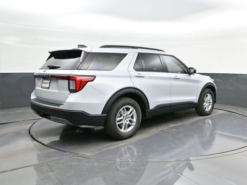 New 2026 Ford Explorer Active w/ Active Comfort Package image 11