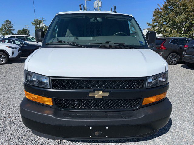 Used 2025 Chevrolet Express 2500 w/ Driver Convenience Package RWD image 4