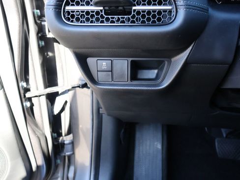 Certified 2024 Honda HR-V EX-L image 40