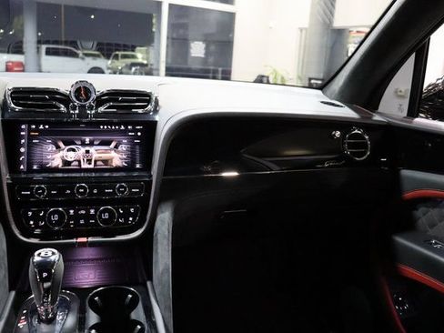 Used 2021 Bentley Bentayga Speed AWD/4WD image 42