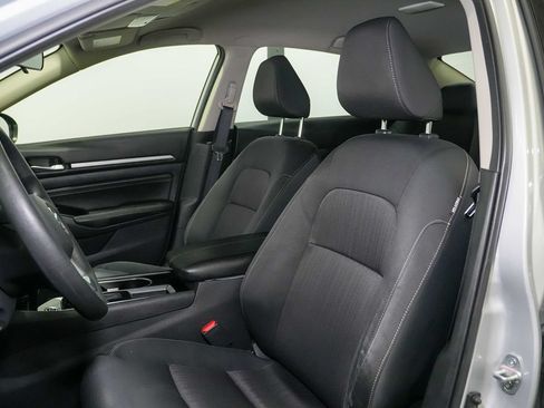 Used 2021 Nissan Altima 2.5 SV FWD image 12