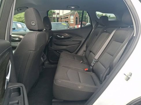 Used 2024 GMC Terrain SLE AWD/4WD image 10