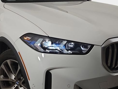 Certified 2024 BMW X5 xDrive40i w/ Premium Package image 33