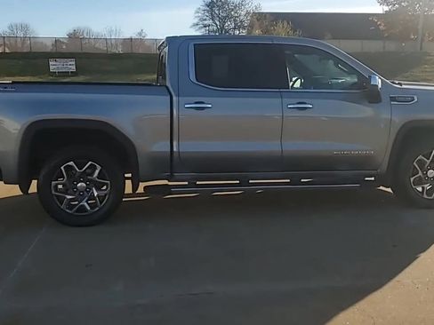 Used 2023 GMC Sierra 1500 SLT w/ SLT Premium Package image 9