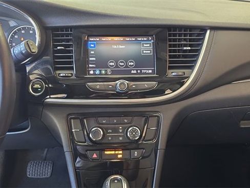 Used 2022 Buick Encore Preferred w/ Safety Package image 21