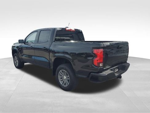 Used 2024 Chevrolet Colorado LT RWD image 3
