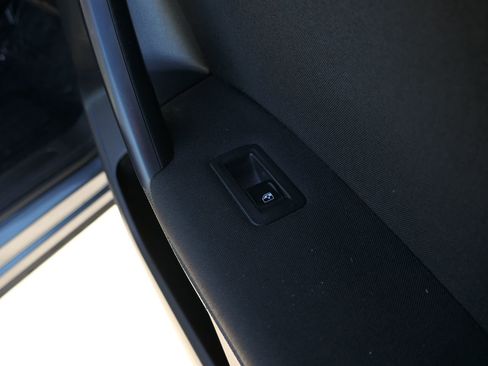 Used 2021 Volkswagen Tiguan S image 27