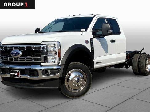 New 2025 Ford F450 XLT image 1