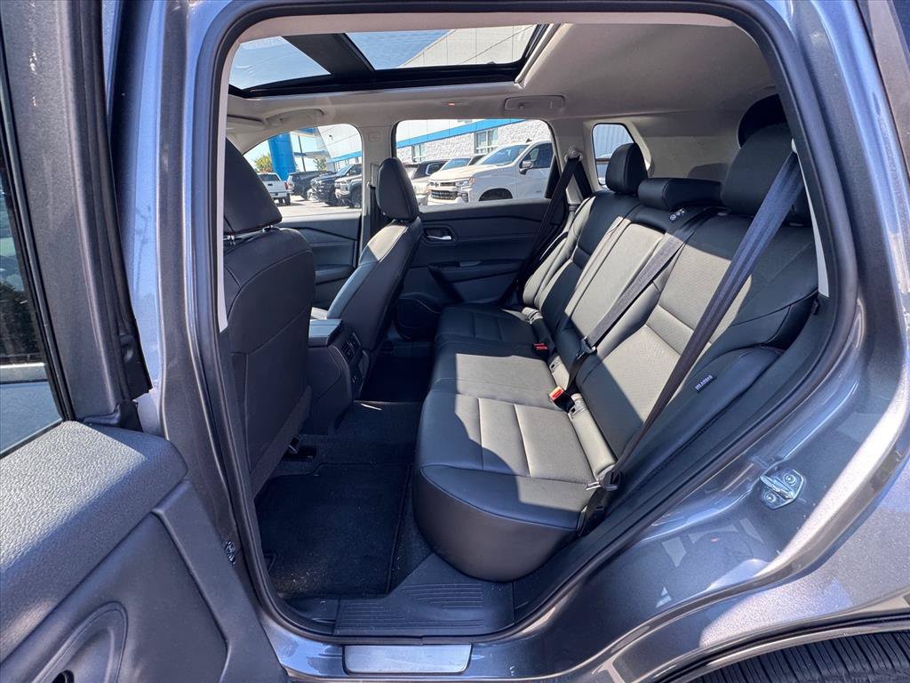 Used 2026 Nissan Rogue Dark Armor FWD image 12