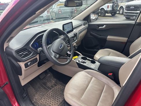 Used 2020 Ford Escape Titanium image 11