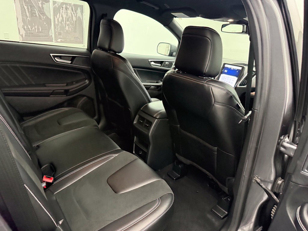 Used 2022 Ford Edge ST AWD/4WD image 38