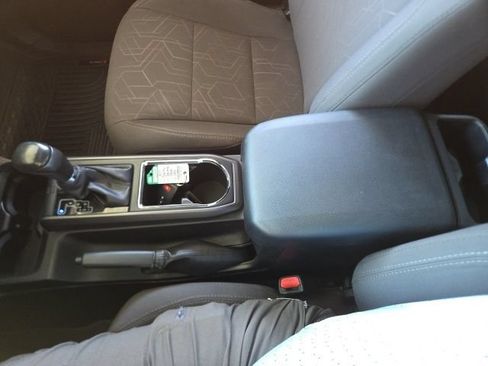 Used 2017 Toyota Tacoma TRD Sport AWD/4WD image 64