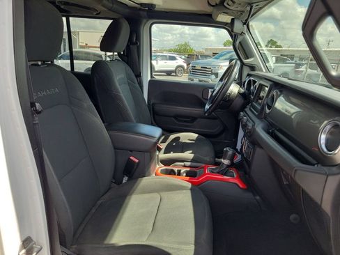 Used 2021 Jeep Wrangler Unlimited Sahara AWD/4WD image 26