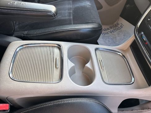 Used 2017 Dodge Grand Caravan SXT image 23