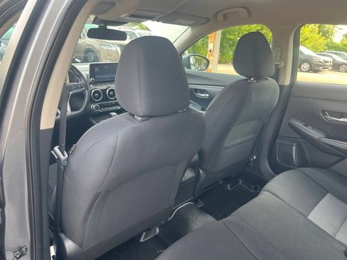 Certified 2022 Nissan Sentra SV FWD image 9