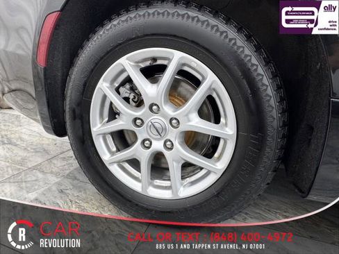 Used 2023 Chrysler Pacifica Touring-L FWD image 13