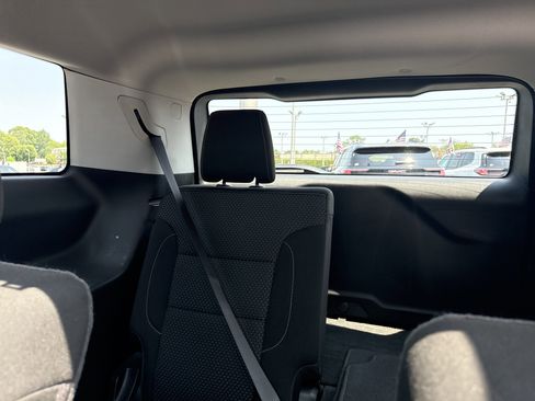 Certified 2022 GMC Acadia SLE w/ Driver Convenience Package image 27