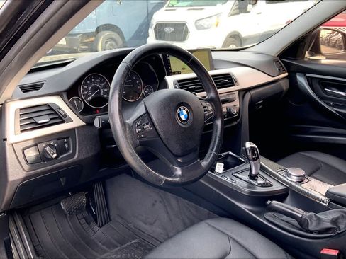 Used 2018 BMW 320i Sedan image 16