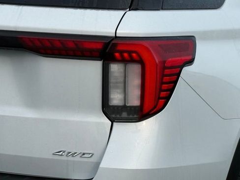 New 2026 Ford Explorer Active image 7