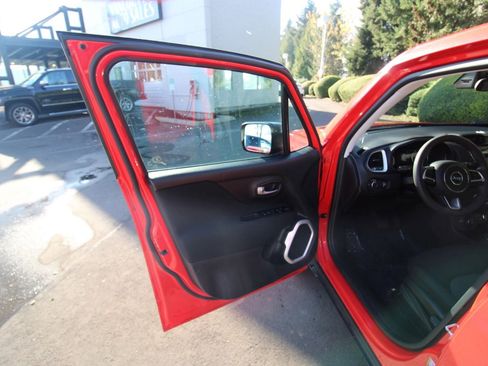 Used 2021 Jeep Renegade Sport image 10