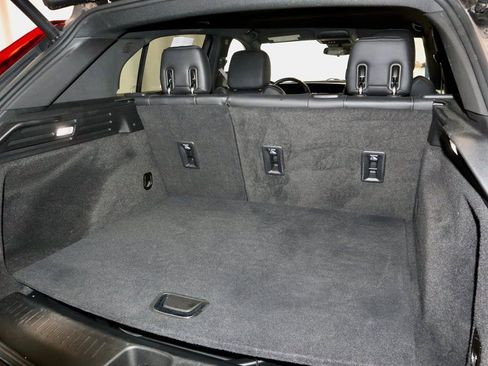 Used 2024 Cadillac XT4 Luxury image 12