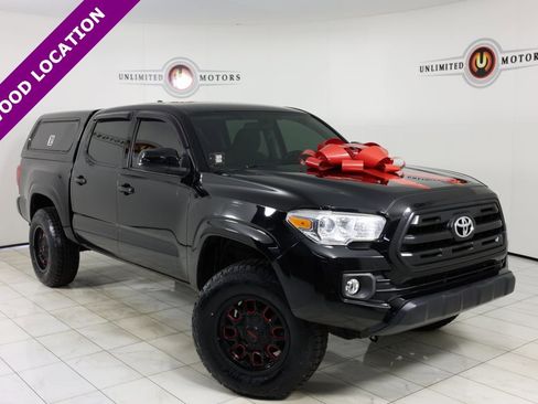 Used 2017 Toyota Tacoma SR image 1