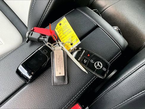 Used 2022 Mercedes-Benz CLA 35 AMG 4MATIC image 11