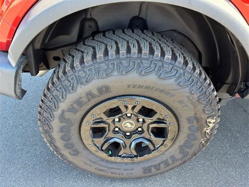 Used 2023 Ford Bronco Wildtrak image 13