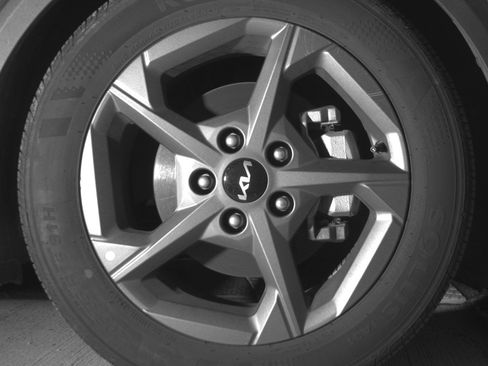 Used 2025 Kia K4 FWD image 16