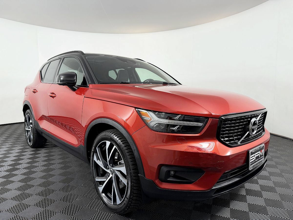 Used 2020 Volvo XC40 T5 R-Design w/ Protection Package Premier AWD/4WD image 6