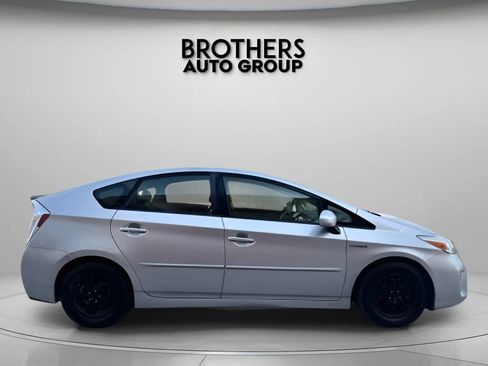 Used 2012 Toyota Prius Three w/ Solar Roof Pkg FWD image 13