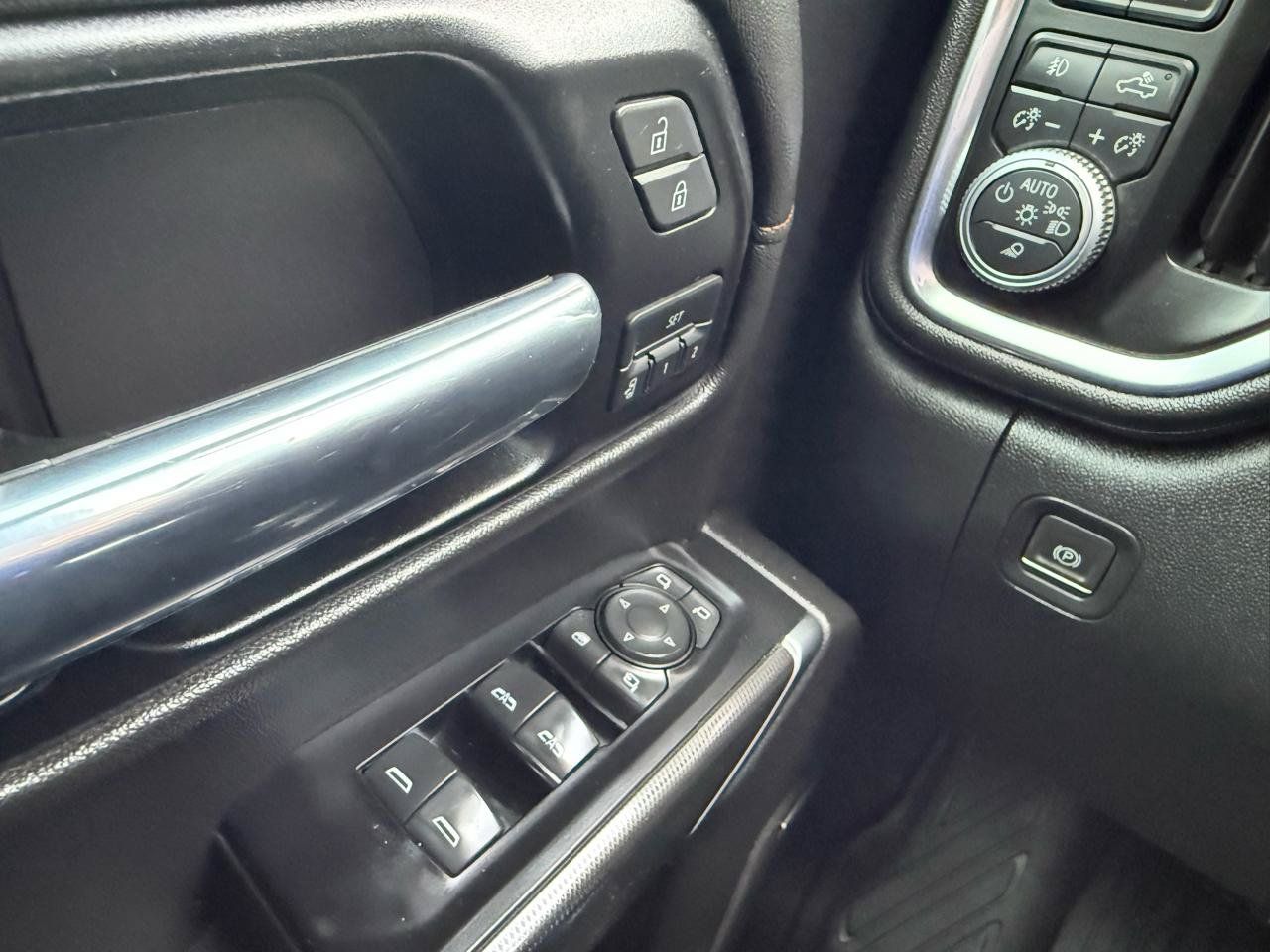 Used 2019 GMC Sierra 1500 AT4 w/ AT4 Premium Package AWD/4WD image 28