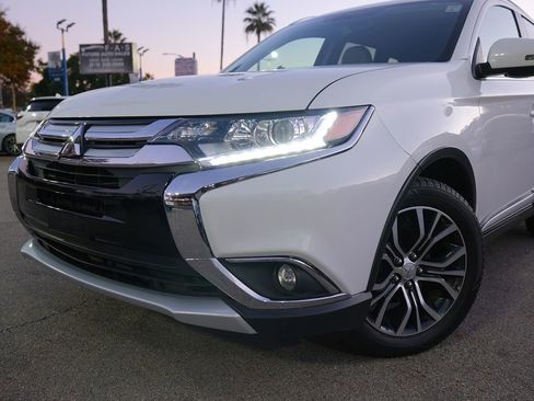 Used 2017 Mitsubishi Outlander SEL image 8