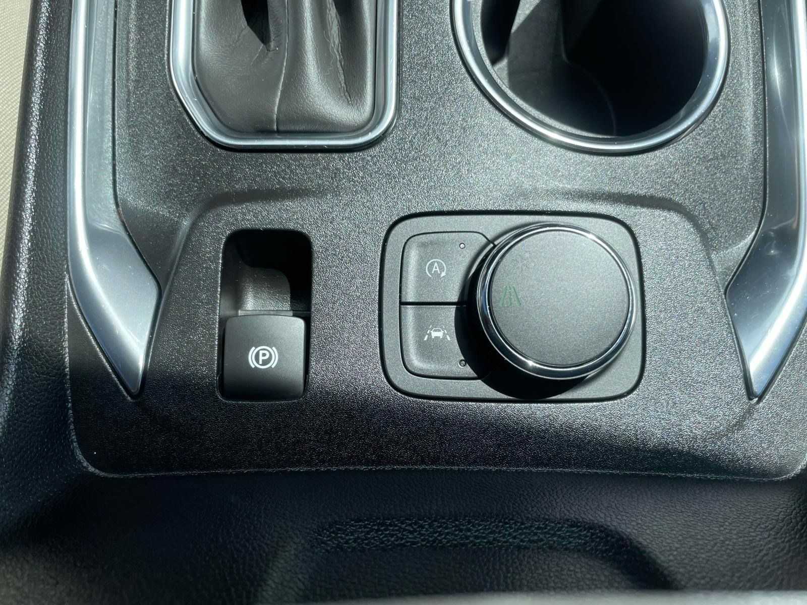 Used 2023 Chevrolet Traverse LS FWD image 30