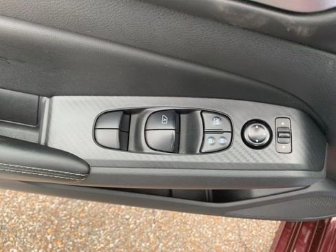 Used 2025 Nissan Altima 2.5 SV FWD image 13