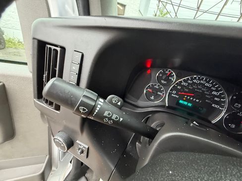 Used 2024 Chevrolet Express 3500 LT w/ LT Preferred Equipment Group RWD image 36