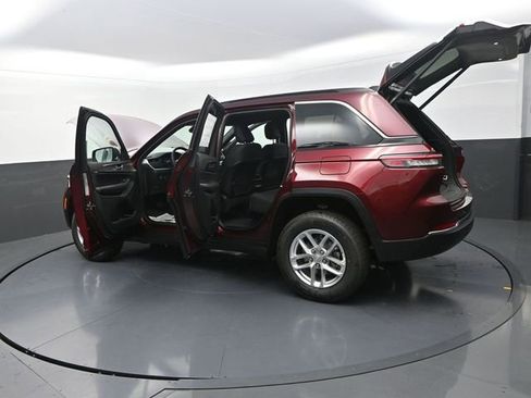 New 2026 Jeep Grand Cherokee Laredo X AWD/4WD image 33
