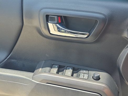 Used 2021 Toyota Tacoma TRD Pro AWD/4WD image 25