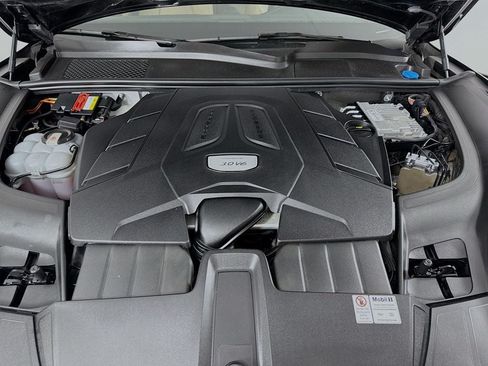 Certified 2019 Porsche Cayenne AWD/4WD image 31