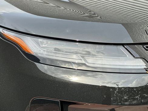 Used 2026 Land Rover Range Rover Evoque S image 12