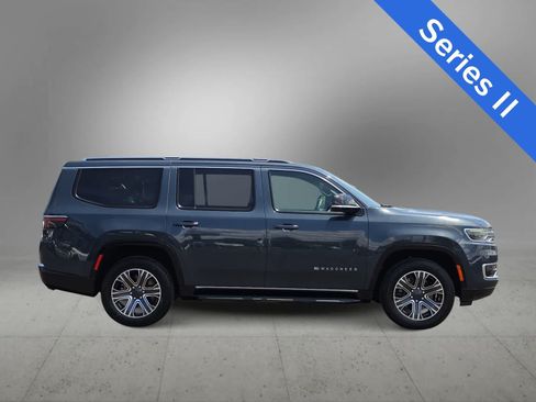 Used 2024 Jeep Wagoneer Series II AWD/4WD image 9