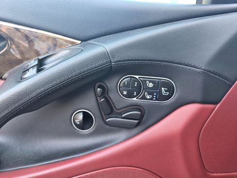 Used 2011 Mercedes-Benz SL 550 w/ Premium I Pkg image 21