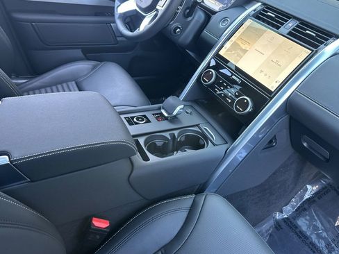 New 2026 Land Rover Discovery Limited Edition image 26
