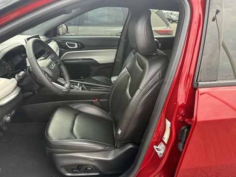 Used 2025 Jeep Compass Limited AWD/4WD image 11