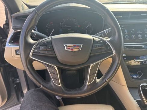 Used 2018 Cadillac XT5 Luxury w/ Driver Awareness Package image 15